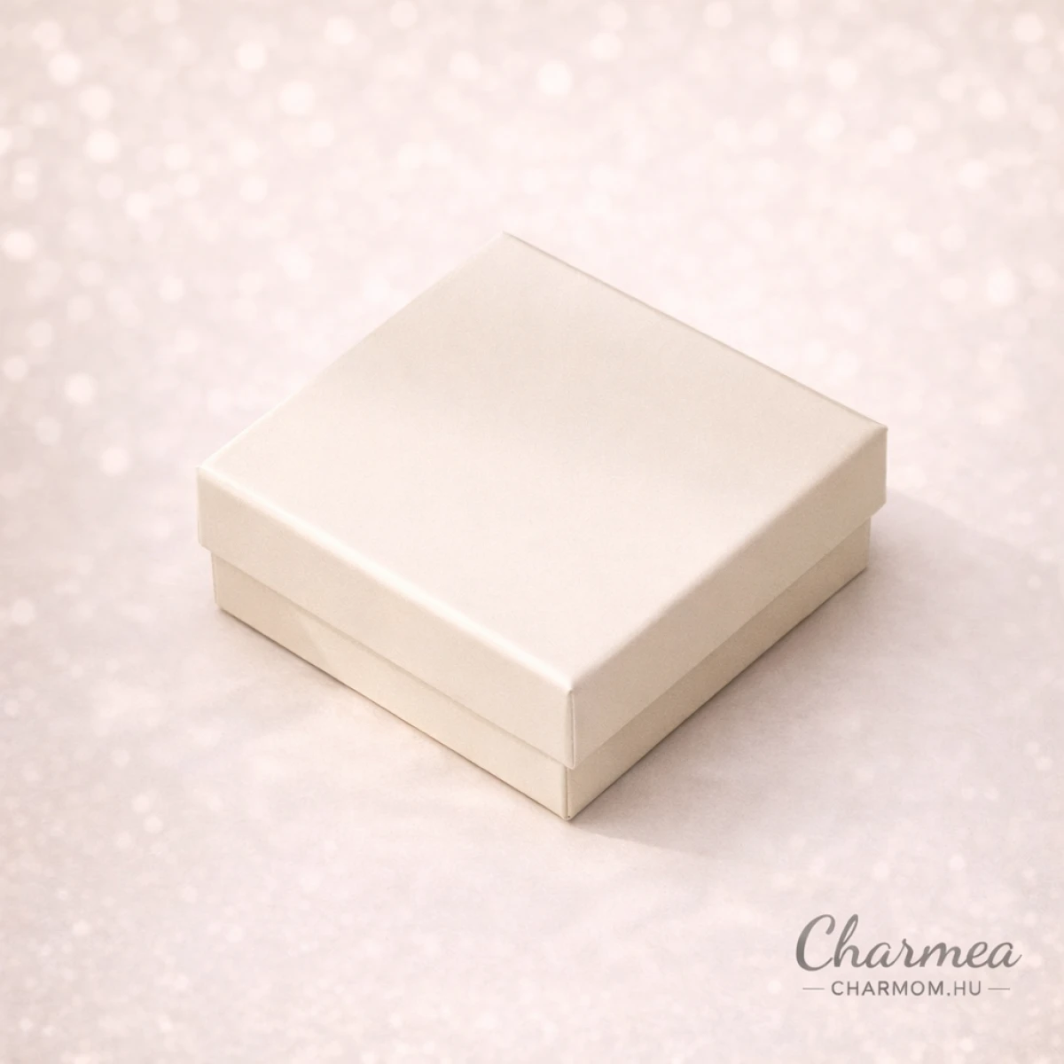 Gyöngyházfényű Karkötő Díszdoboz – Charmea